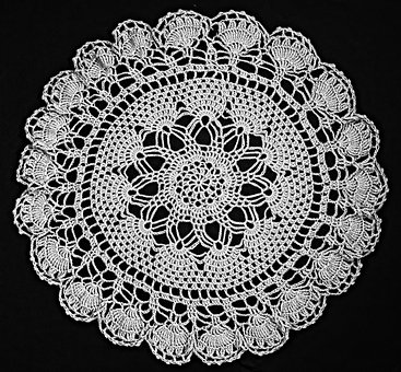 tatting with lace